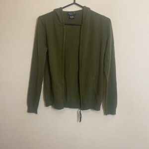 Up for sale is this beautiful lord and taylor cashmere sweater in Olive Green